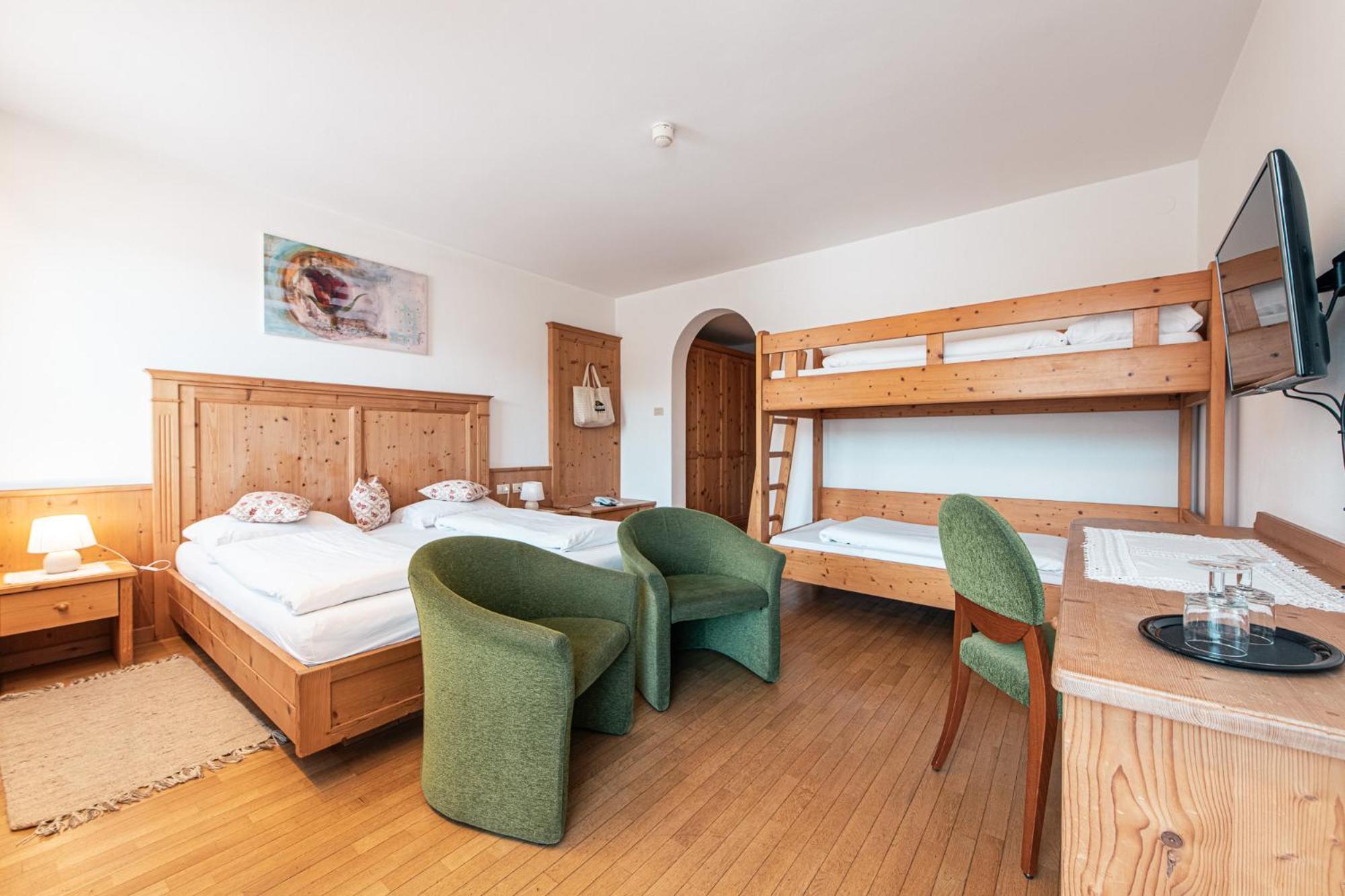 Goldene Rose Hotel 3*