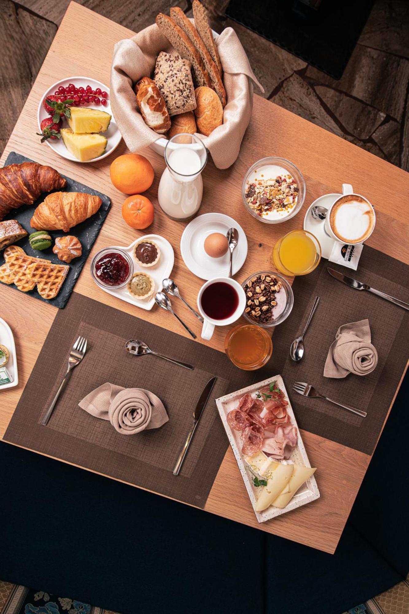 Hotel Goldene Rose 3*