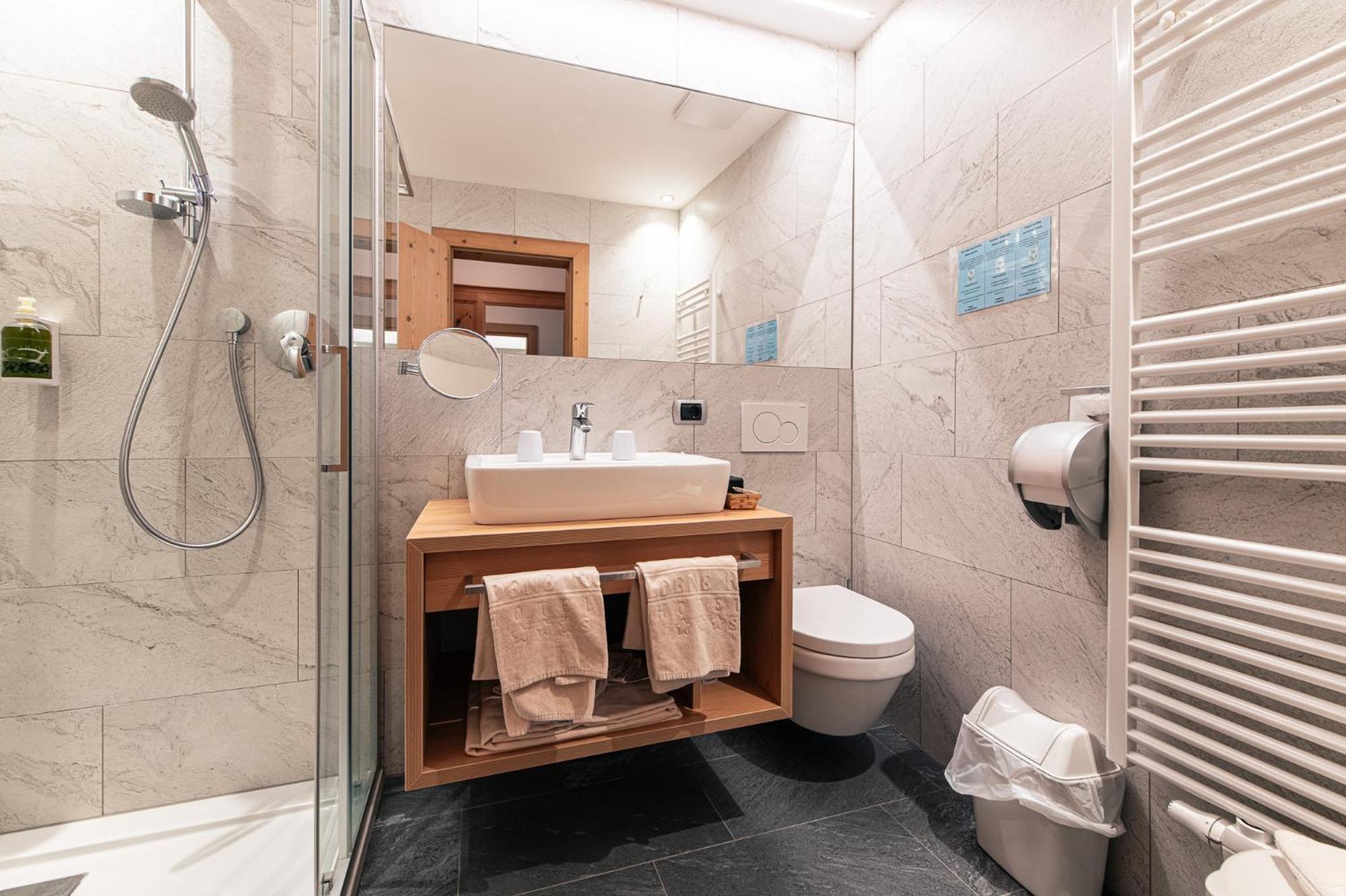Hotel Goldene Rose 3*