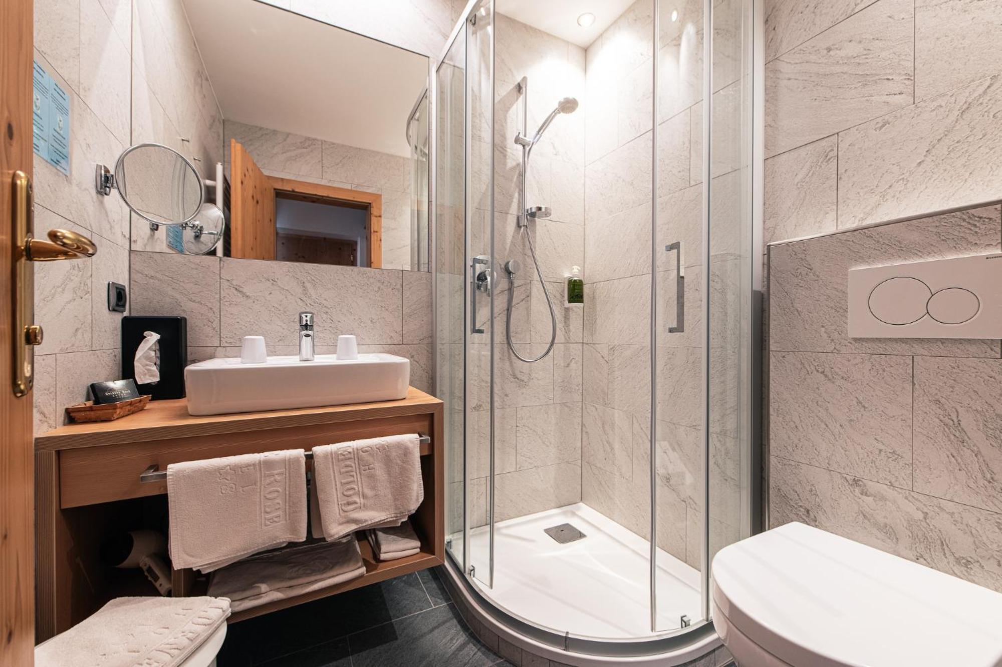 Goldene Rose Hotel 3*