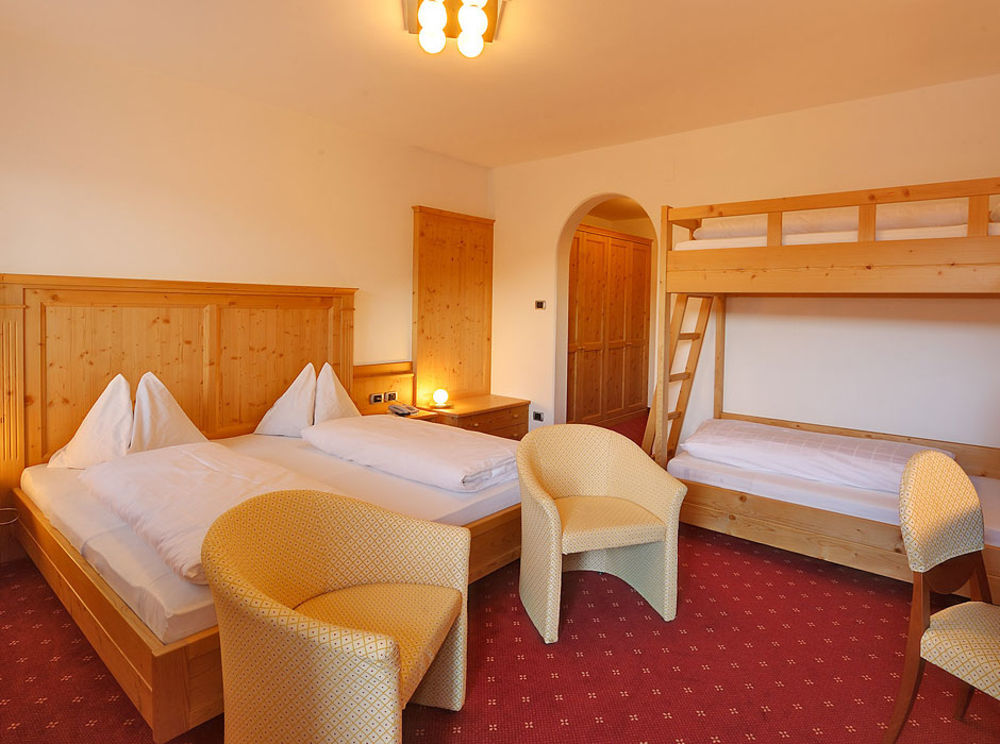 Hotel Goldene Rose 3*