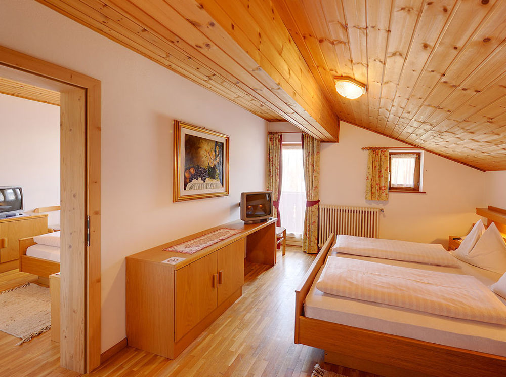 Goldene Rose Hotel 3*